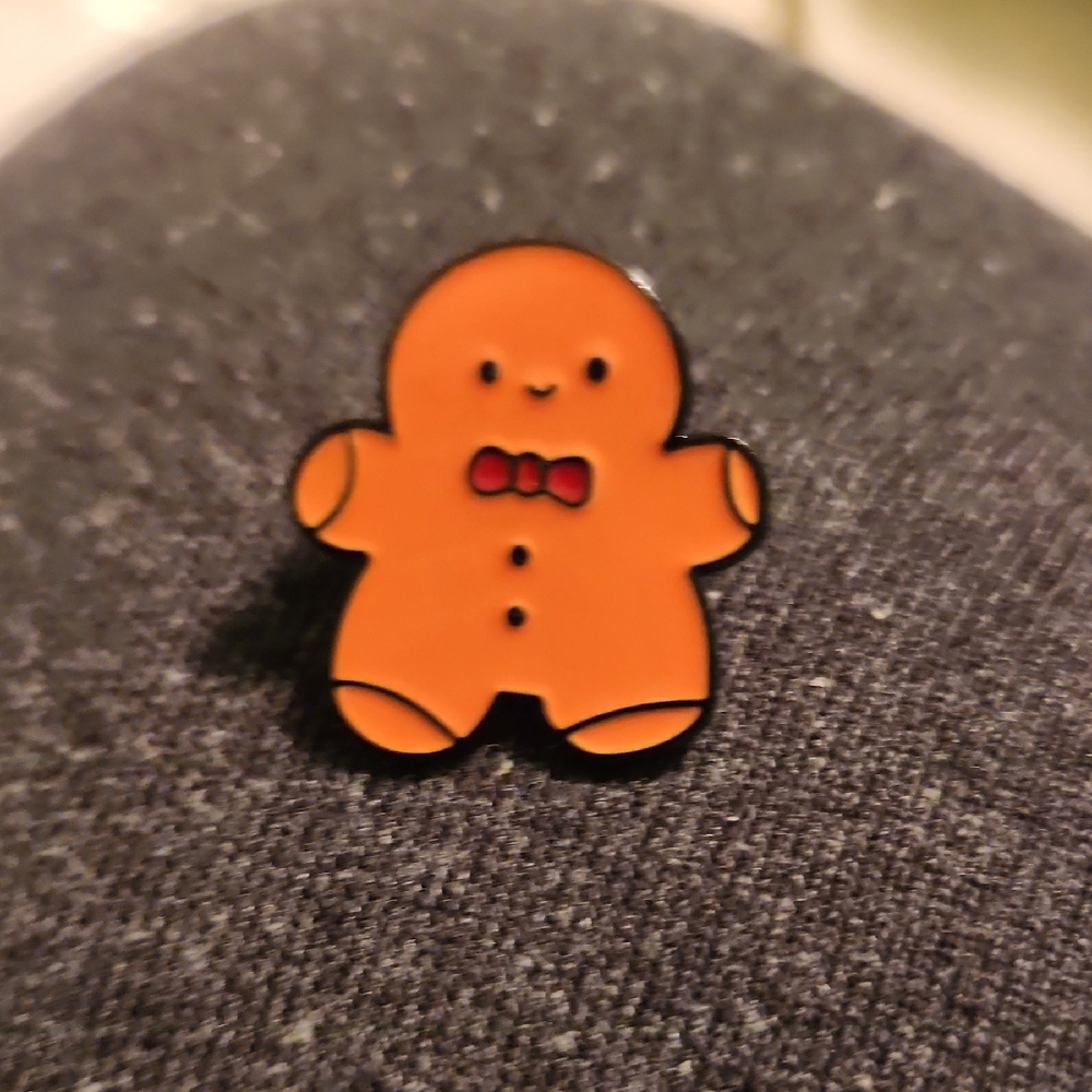 🎉 Gingerbread Man Pin